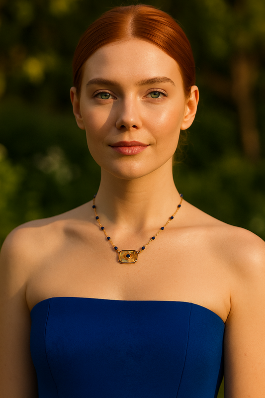 Collana e scollatura: come scegliere l’abbinamento perfetto