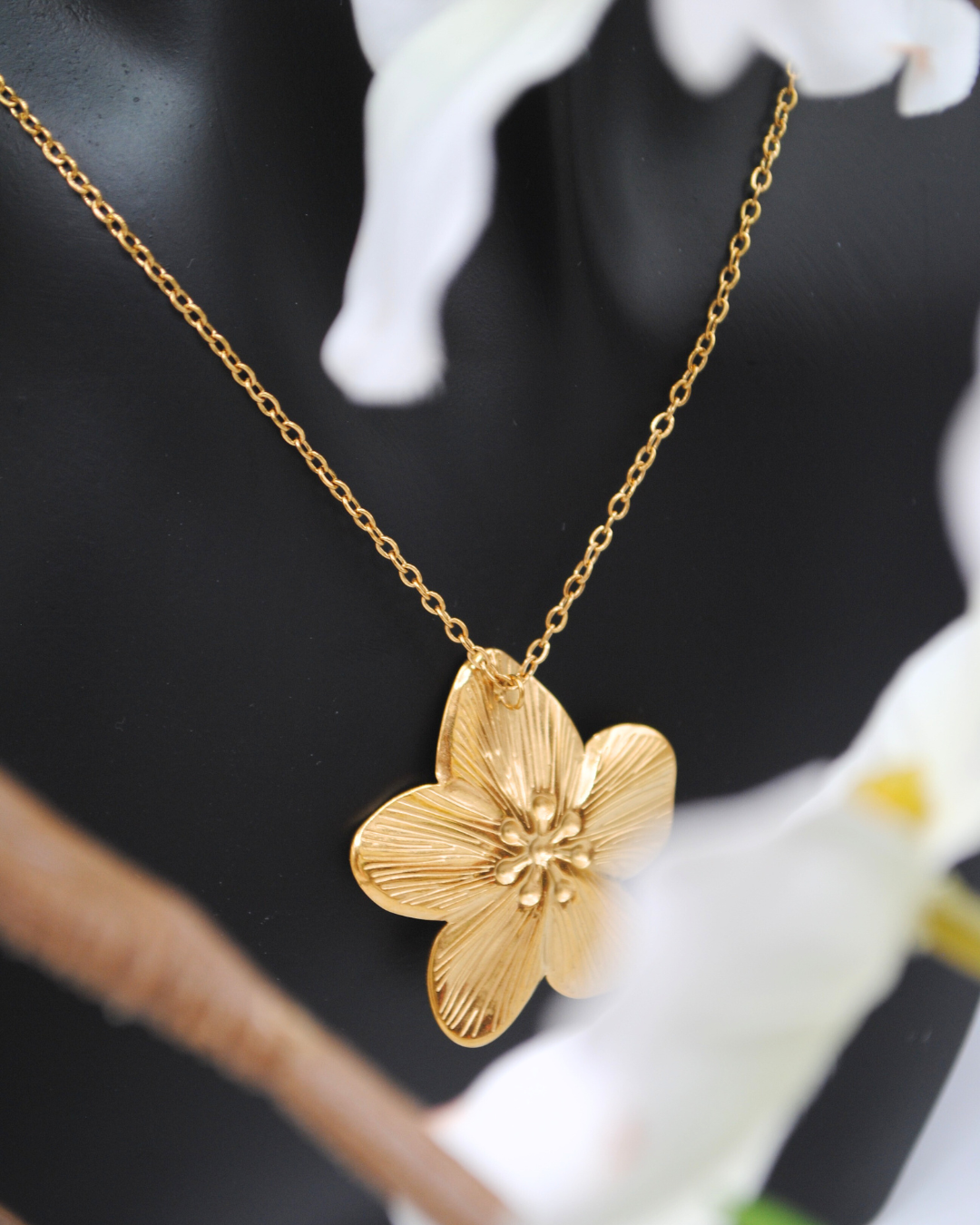 Collana Frangipani in acciaio dorato