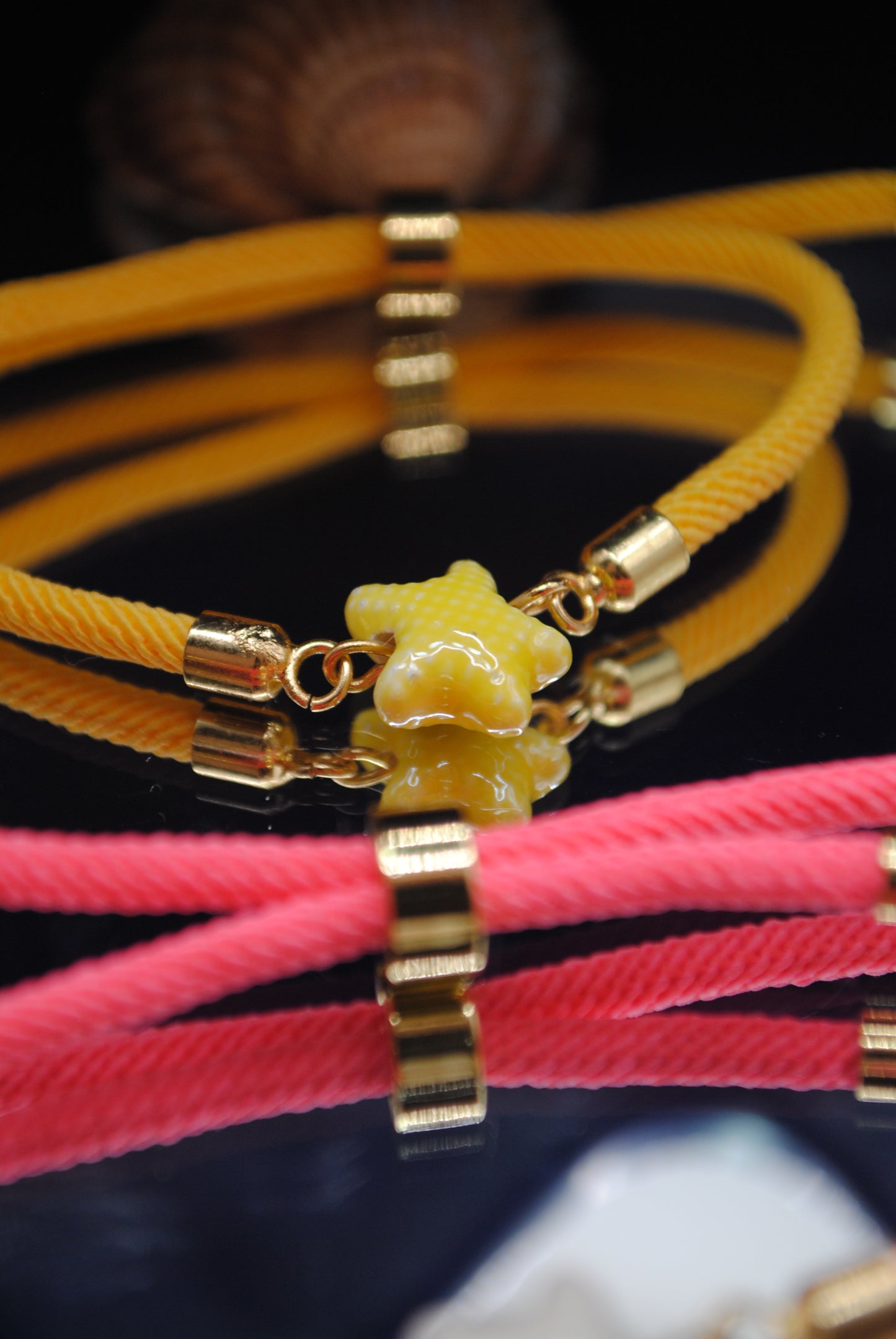 Bracciale Santorini con charm in ceramica smaltata