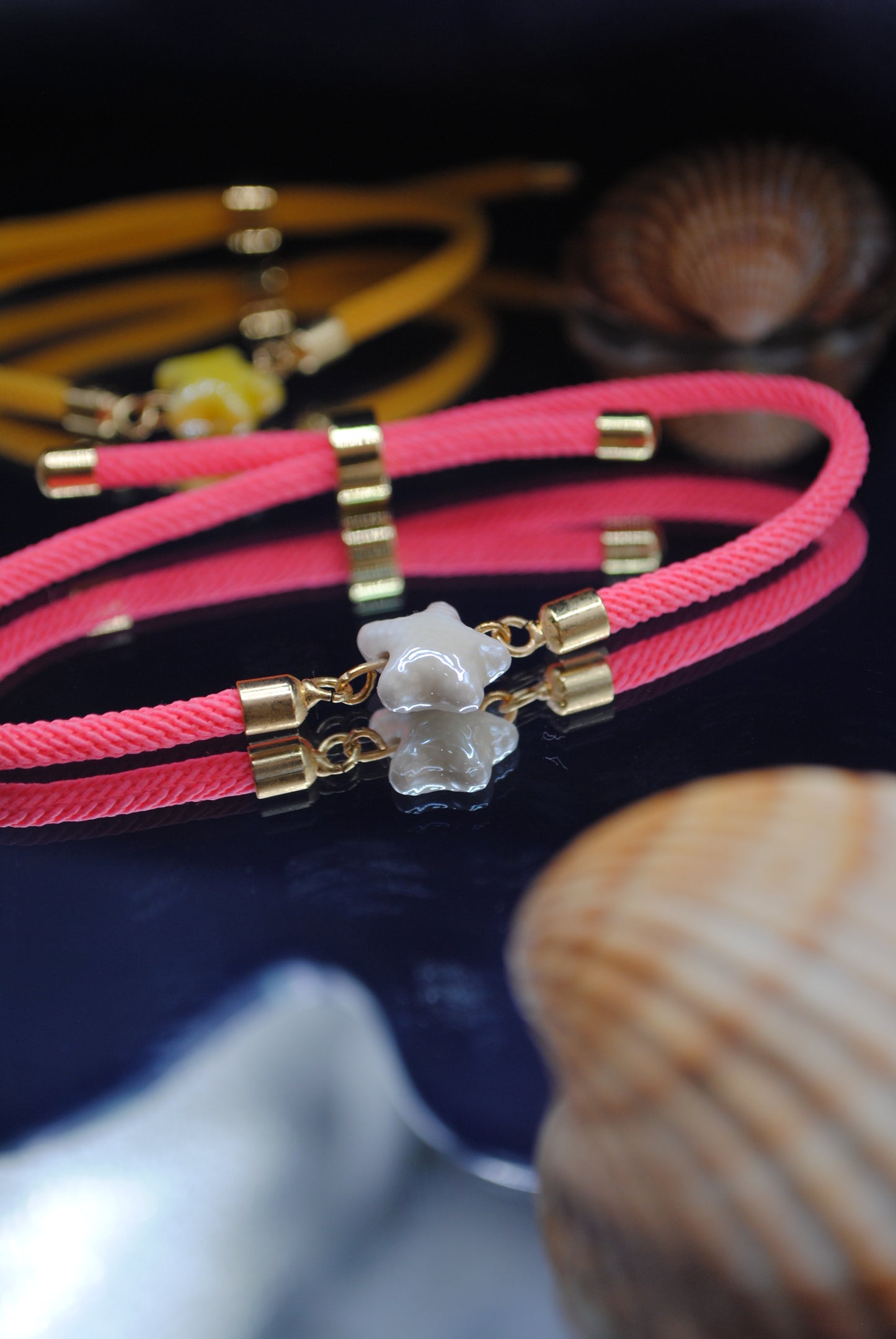 Bracciale Santorini con charm in ceramica smaltata