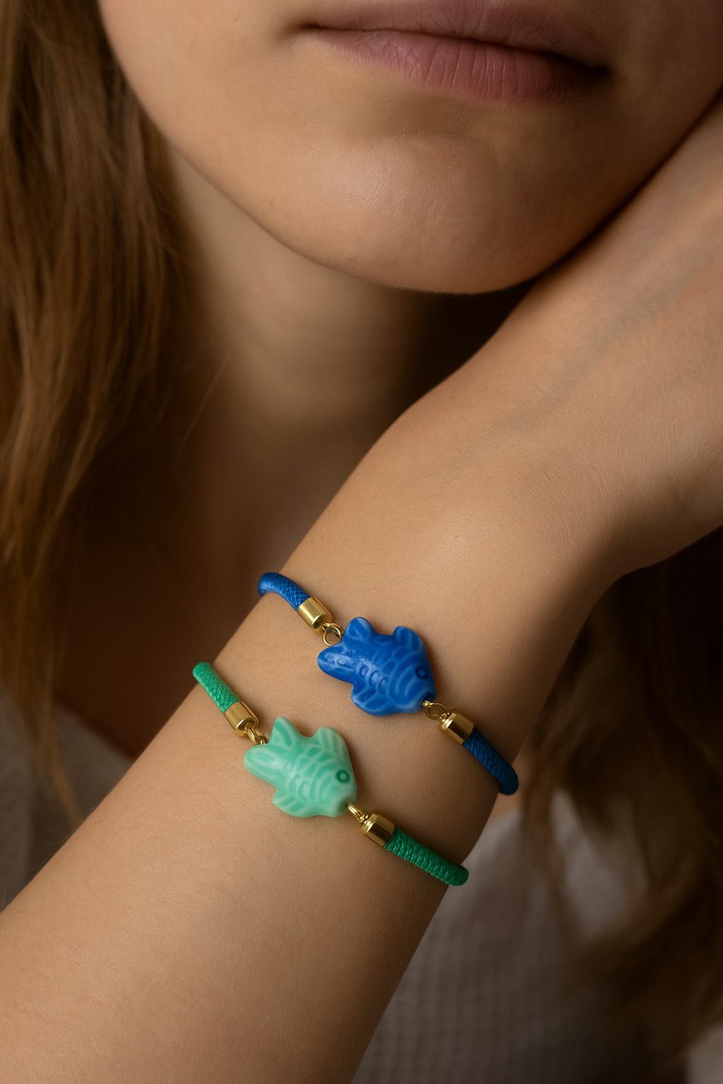 Bracciale Santorini con charm in ceramica smaltata