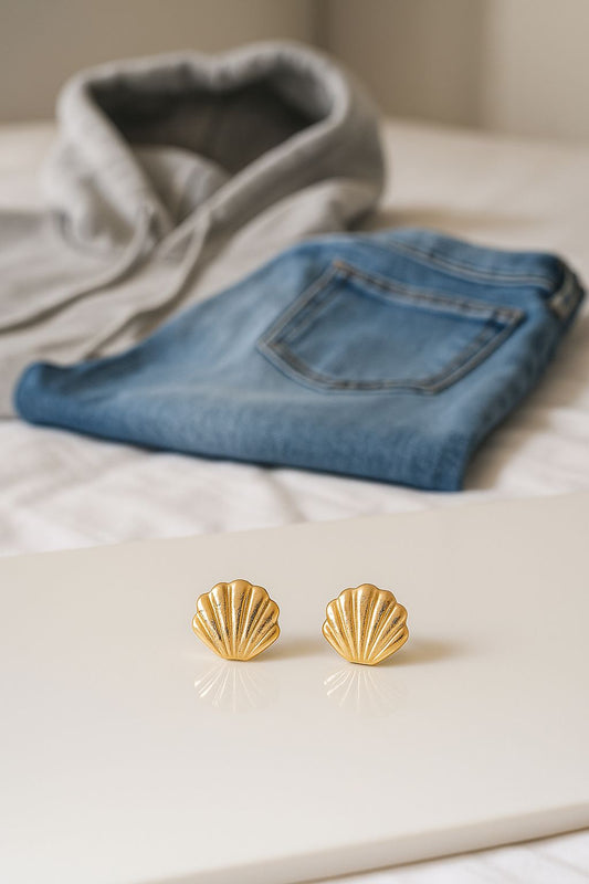 Orecchini Shell in acciaio dorato – a forma di conchiglia